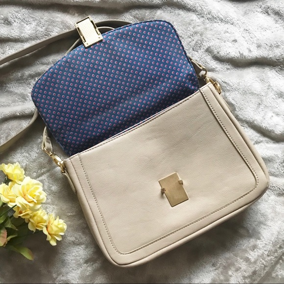 Forever 21 Cream Crossbody Handbag Purse - Picture 4 of 7